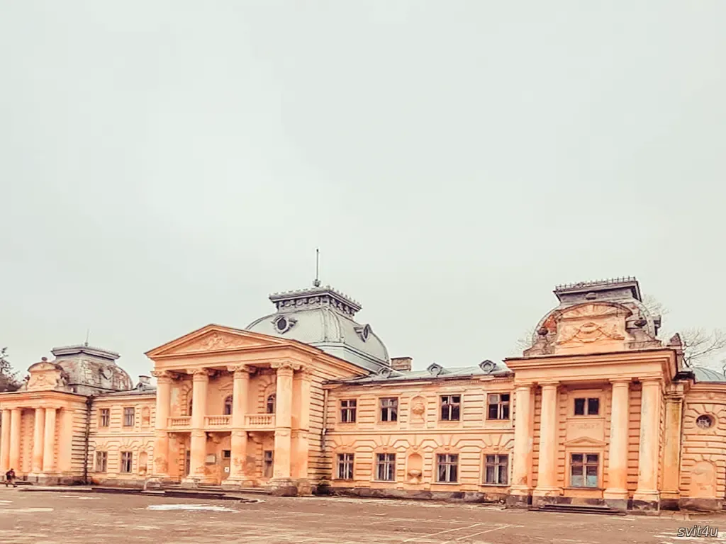 Палац Бадені. Коропець